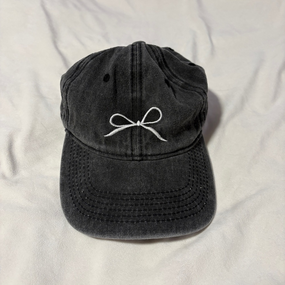 Edikted black bow hat